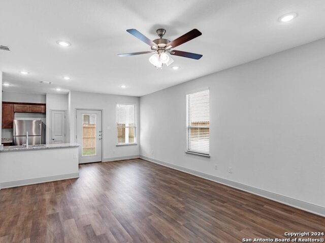 Image 6 of 19 For 7407 Gramercy Way 102