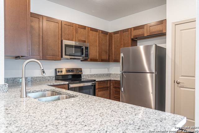 Image 8 of 19 For 7407 Gramercy Way 102