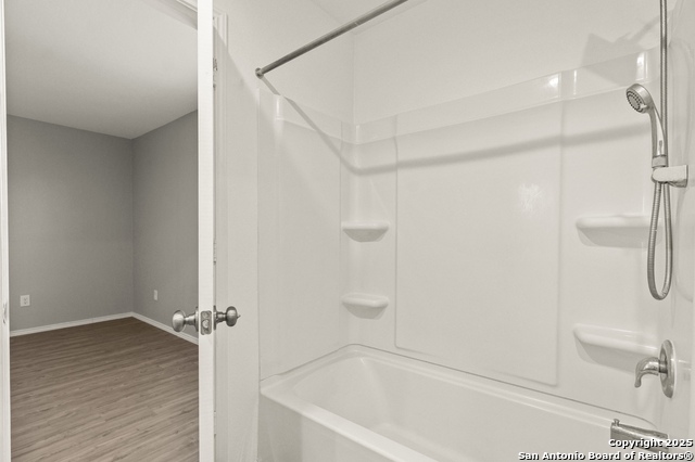 Listing photo id 8 for 6430 Level Flight