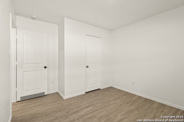 Listing photo id 12 for 6430 Level Flight