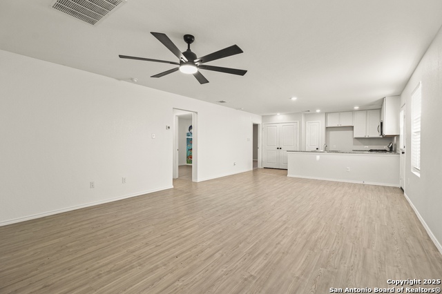 Listing photo id 2 for 6430 Level Flight