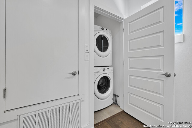 Image 12 of 28 For 1162 Olive St N