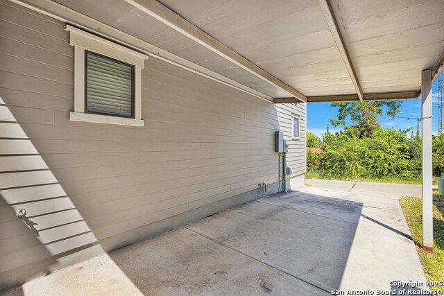 Image 24 of 28 For 1162 Olive St N