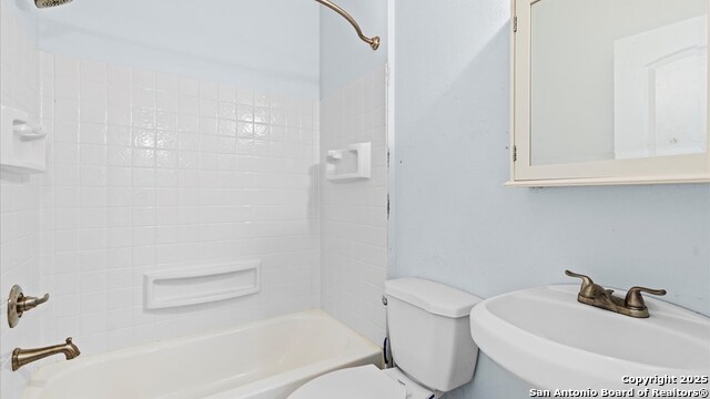 Image 11 of 20 For 633 Academy  