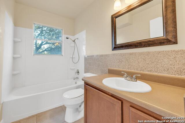 Image 16 of 38 For 2722 Lagoon  