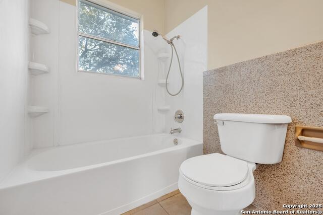 Image 17 of 38 For 2722 Lagoon  