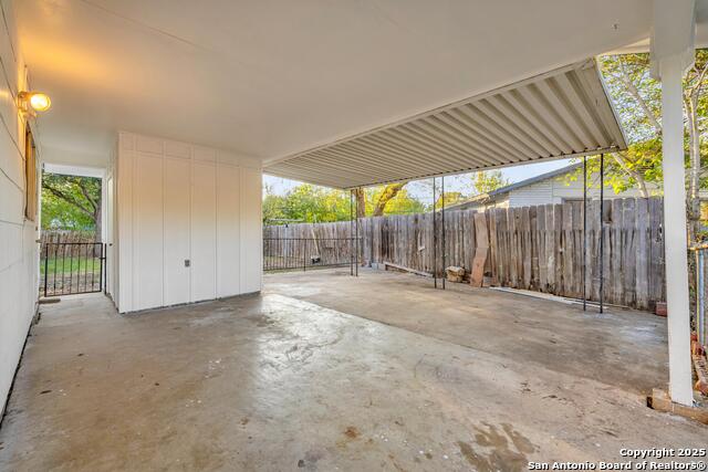 Image 18 of 38 For 2722 Lagoon  