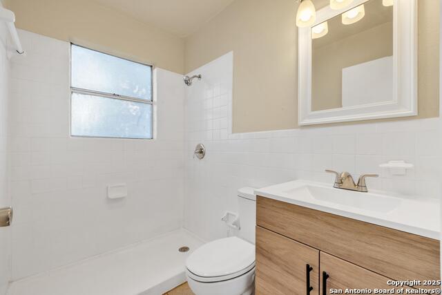 Image 9 of 38 For 2722 Lagoon  