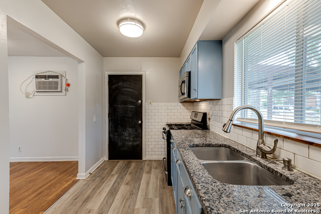 Image 13 of 29 For 354 Brettonwood Dr