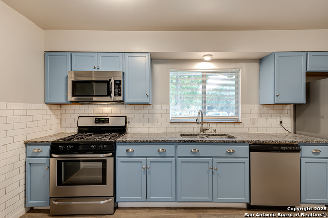 Image 14 of 29 For 354 Brettonwood Dr