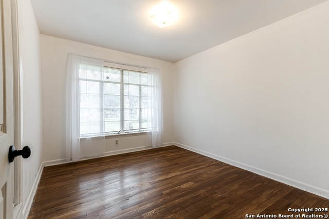 Image 18 of 29 For 354 Brettonwood Dr