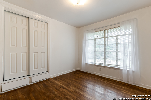 Image 19 of 29 For 354 Brettonwood Dr