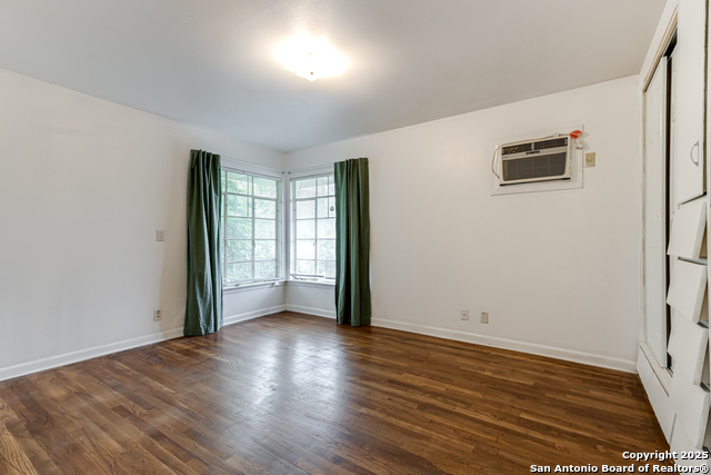 Image 20 of 29 For 354 Brettonwood Dr