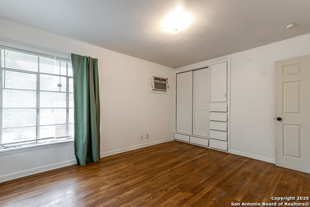 Image 21 of 29 For 354 Brettonwood Dr