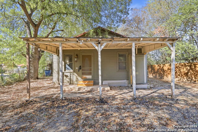 Listing photo id 10 for 1825 Mill W