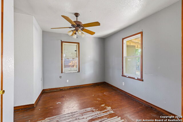 Listing photo id 6 for 1825 Mill W