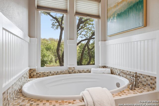 Image 21 of 35 For 16518 Inwood Cove