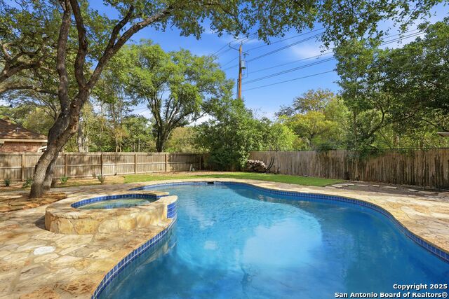 Image 31 of 35 For 16518 Inwood Cove