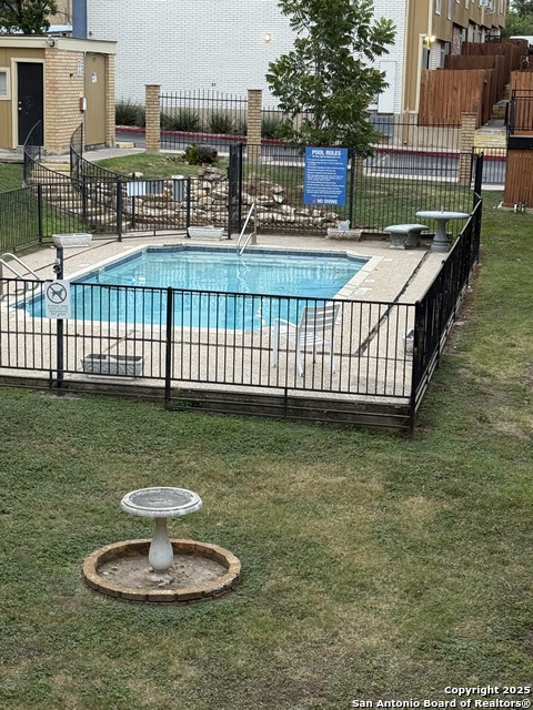 Details for 911 Vance Jackson 208, San Antonio, TX 78201