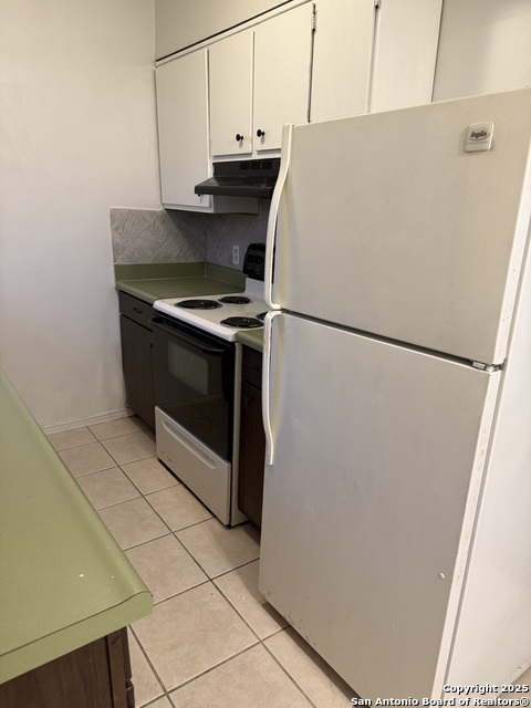 Image 4 of 8 For 911 Vance Jackson 208