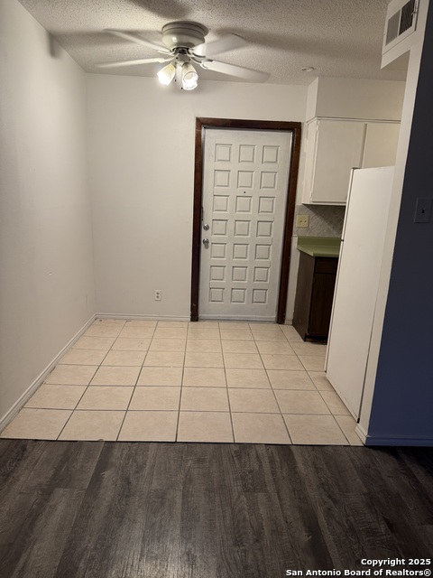 Image 5 of 8 For 911 Vance Jackson 208