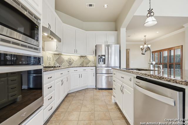 Image 11 of 34 For 7800 Sw Parkway 1710