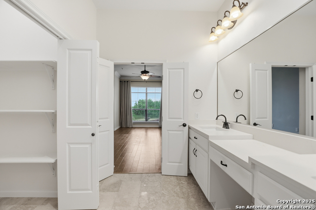 Image 20 of 34 For 7800 Sw Parkway 1710