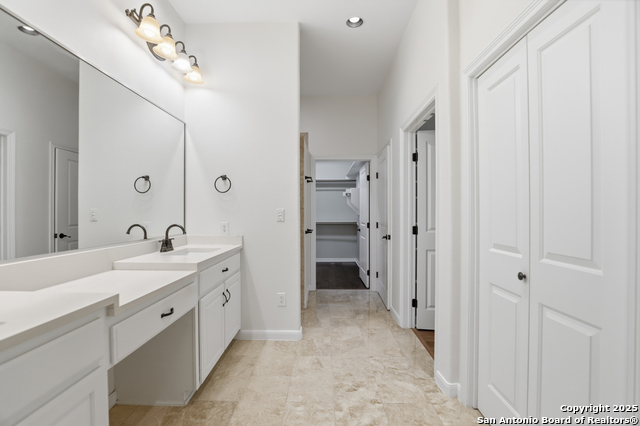 Image 25 of 34 For 7800 Sw Parkway 1710