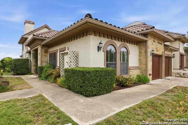 Image 3 of 34 For 7800 Sw Parkway 1710