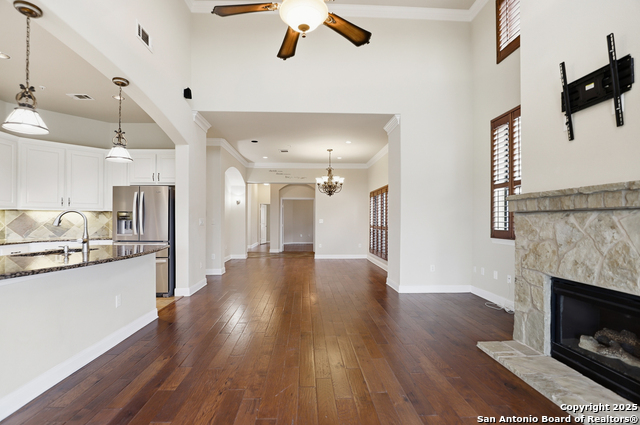 Image 8 of 34 For 7800 Sw Parkway 1710