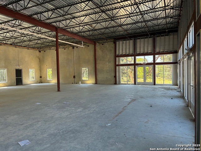 Listing photo id 9 for 5 Coughran  301