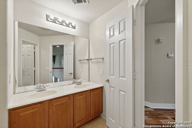 Image 17 of 37 For 13027 Walking Horse