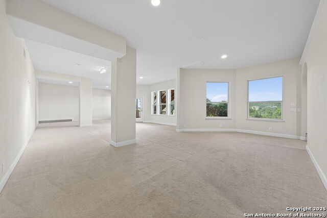 Image 25 of 37 For 13027 Walking Horse