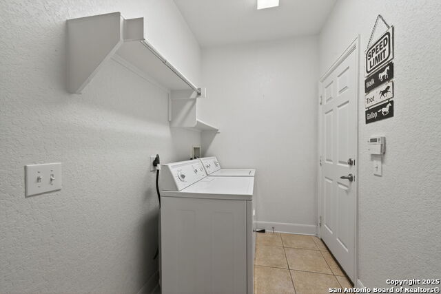 Image 28 of 37 For 13027 Walking Horse