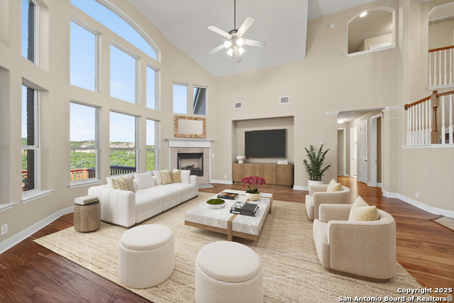 Image 4 of 37 For 13027 Walking Horse