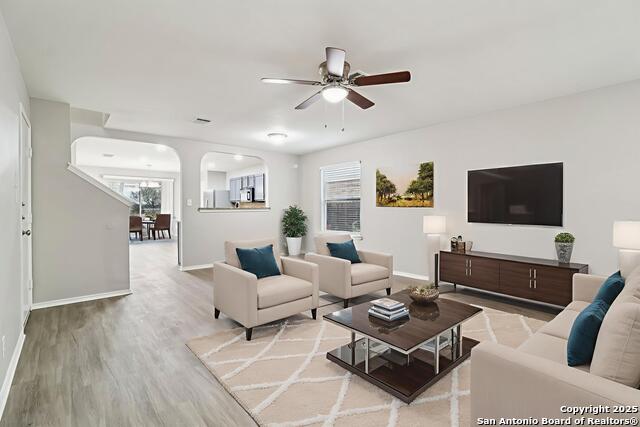 Image 2 of 36 For 15810 Manes Gvn