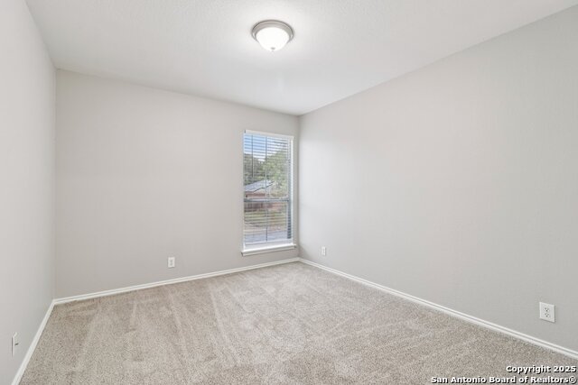 Image 22 of 36 For 15810 Manes Gvn