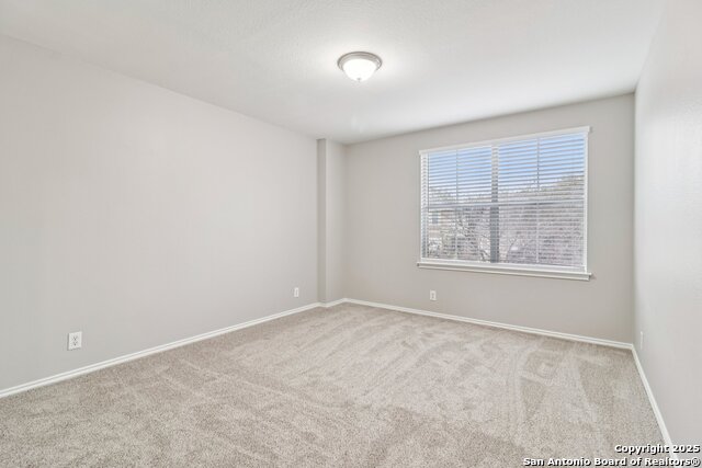 Image 24 of 36 For 15810 Manes Gvn