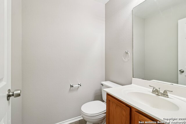 Image 27 of 36 For 15810 Manes Gvn