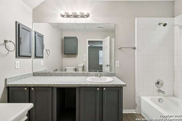 Image 28 of 36 For 15810 Manes Gvn