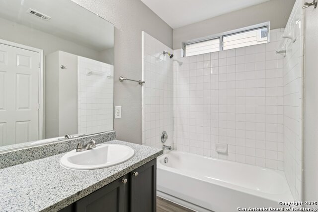 Image 29 of 36 For 15810 Manes Gvn