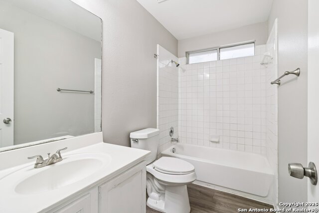 Image 31 of 36 For 15810 Manes Gvn