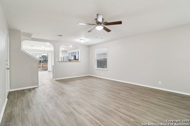 Image 5 of 36 For 15810 Manes Gvn