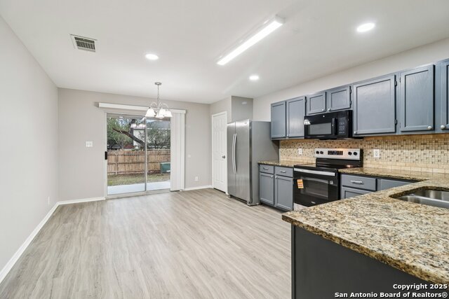 Image 9 of 36 For 15810 Manes Gvn