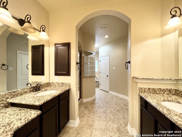 Image 22 of 46 For 8123 Poconos Run