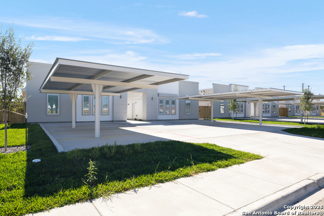 Listing photo id 0 for 435 Medina Lane