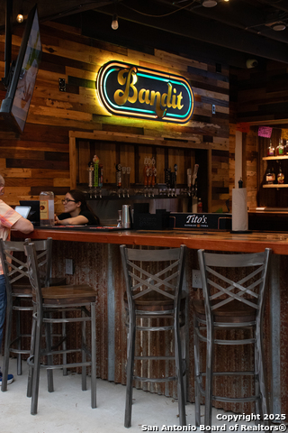 Listing photo id 12 for 2769 Nacogdoches