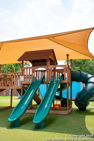 Listing photo id 6 for 2769 Nacogdoches