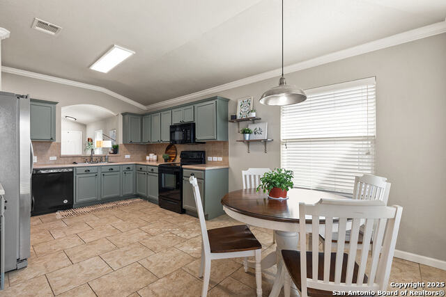 Image 18 of 34 For 2126 Wiltshire