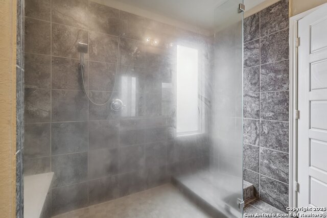 Image 28 of 34 For 8726 Atwater